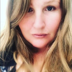 Meet your Posher, Chloe